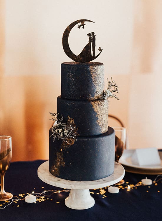 Tier wedding cake gold star Stock Photos and Images | agefotostock